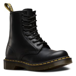 Dr. Martens 1460 Smooth in Black